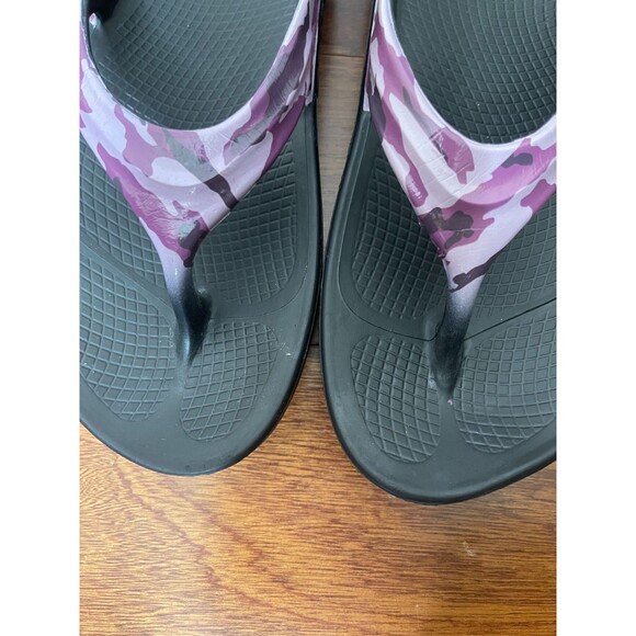 OOFOS OOlala Sandals Flip Flops Women's 7 US/38 EU Purple Camo Recovery Shoes - Picture 5 of 8